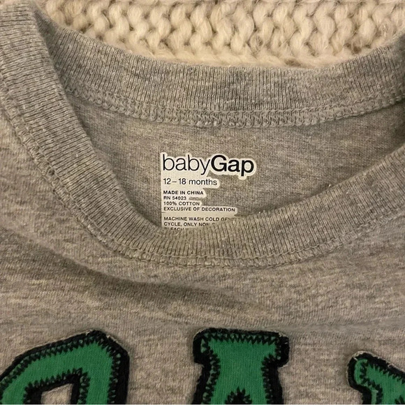 GAP 12-18 months gray and green short sleeve onesie​ - Picture 3 of 3